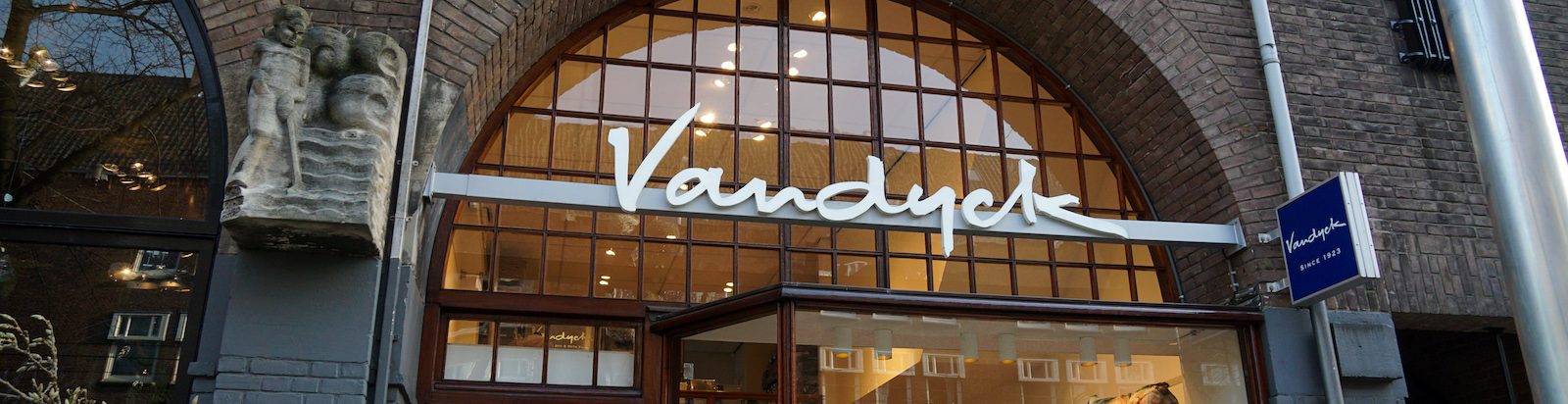 Vandyck Experience Store